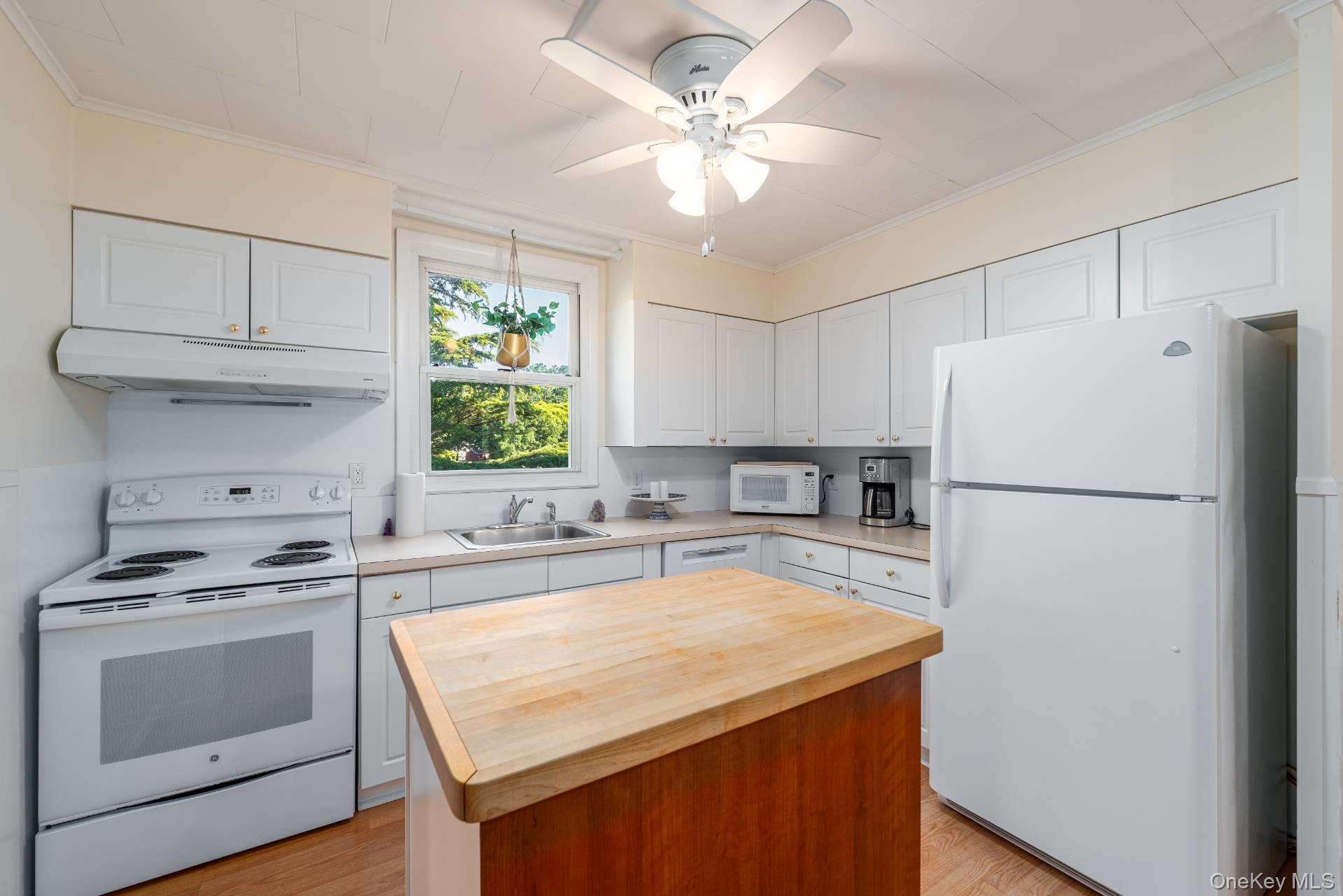 2380 S Harbor Road Property Photo 5