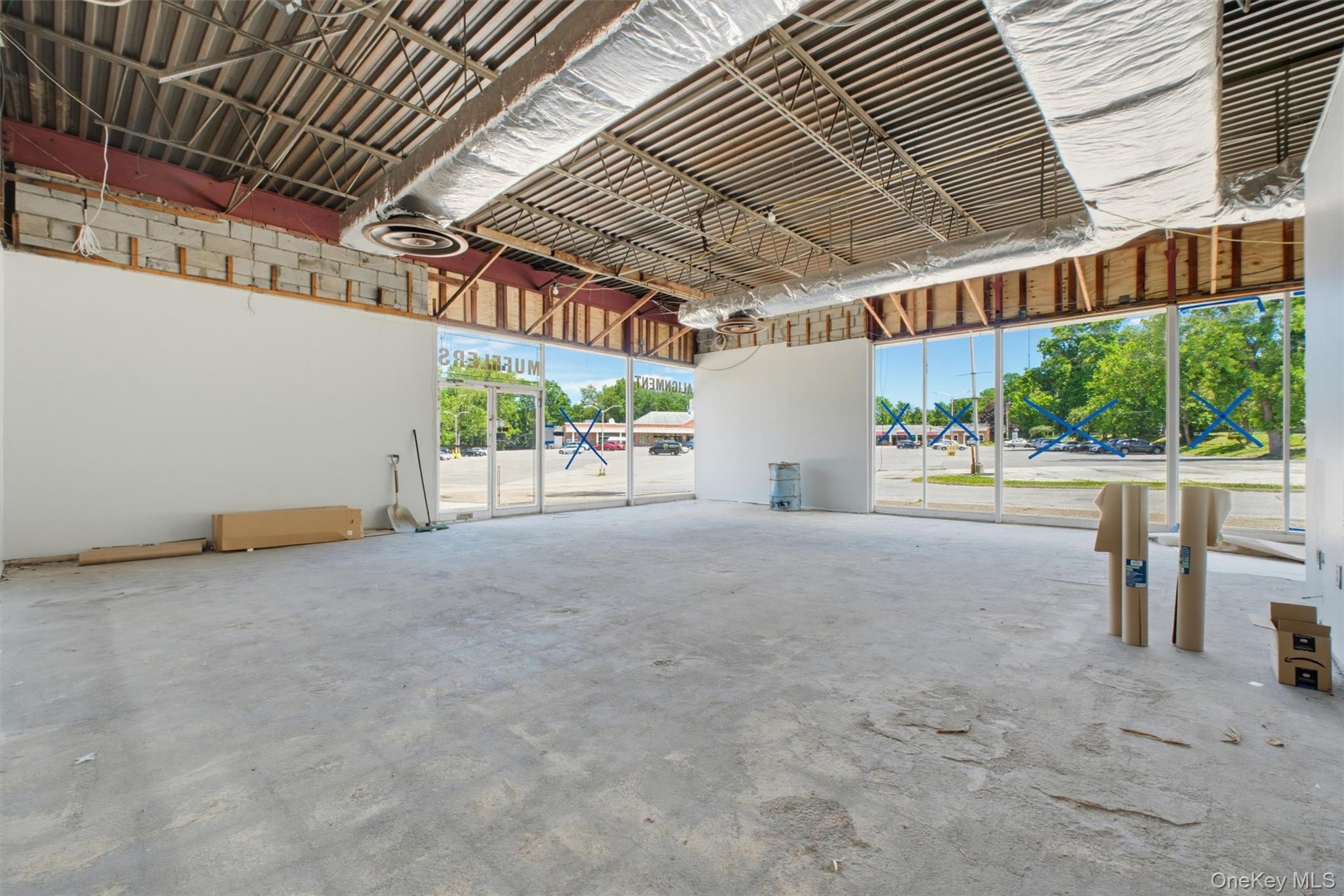 1375 East Main Street Property Photo 8