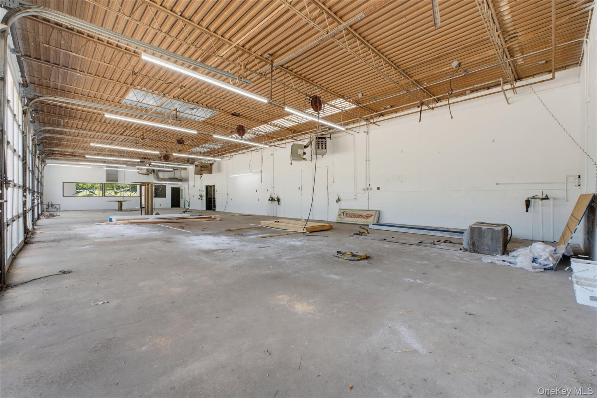 1375 East Main Street Property Photo 17