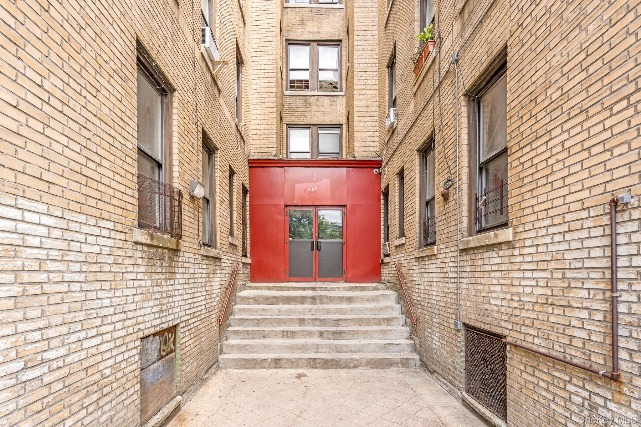 509 W 183rd Street Property Photo 4
