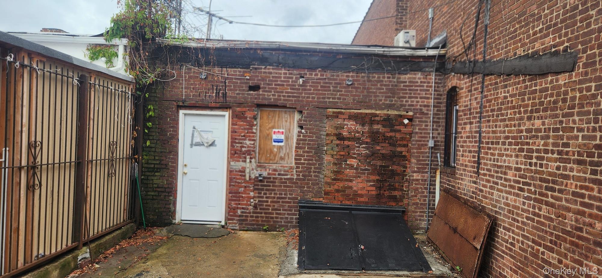 11903 Sutphin Boulevard Property Photo 2