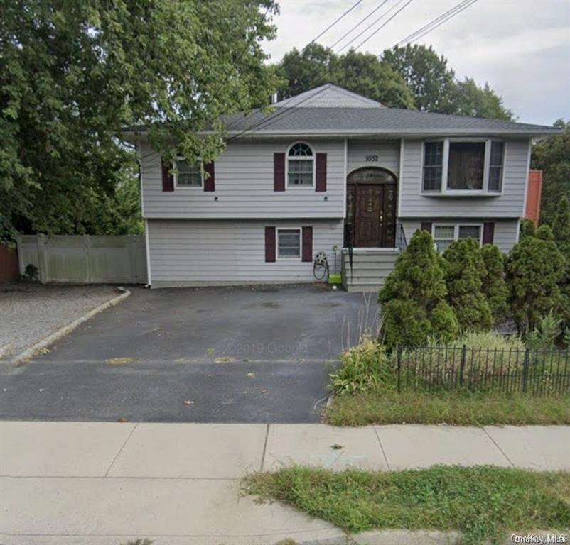 1032 Union Boulevard Property Photo 1