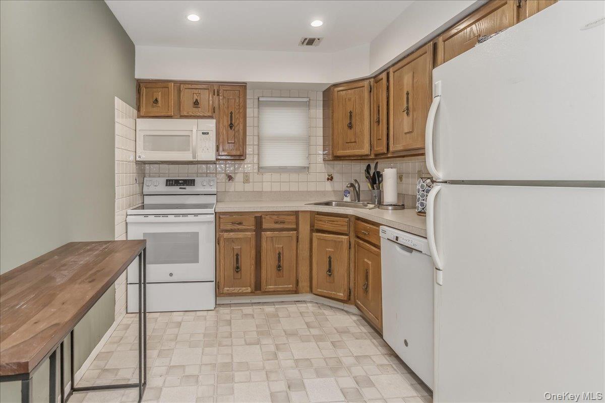 62 Cambridge Drive Property Photo 8