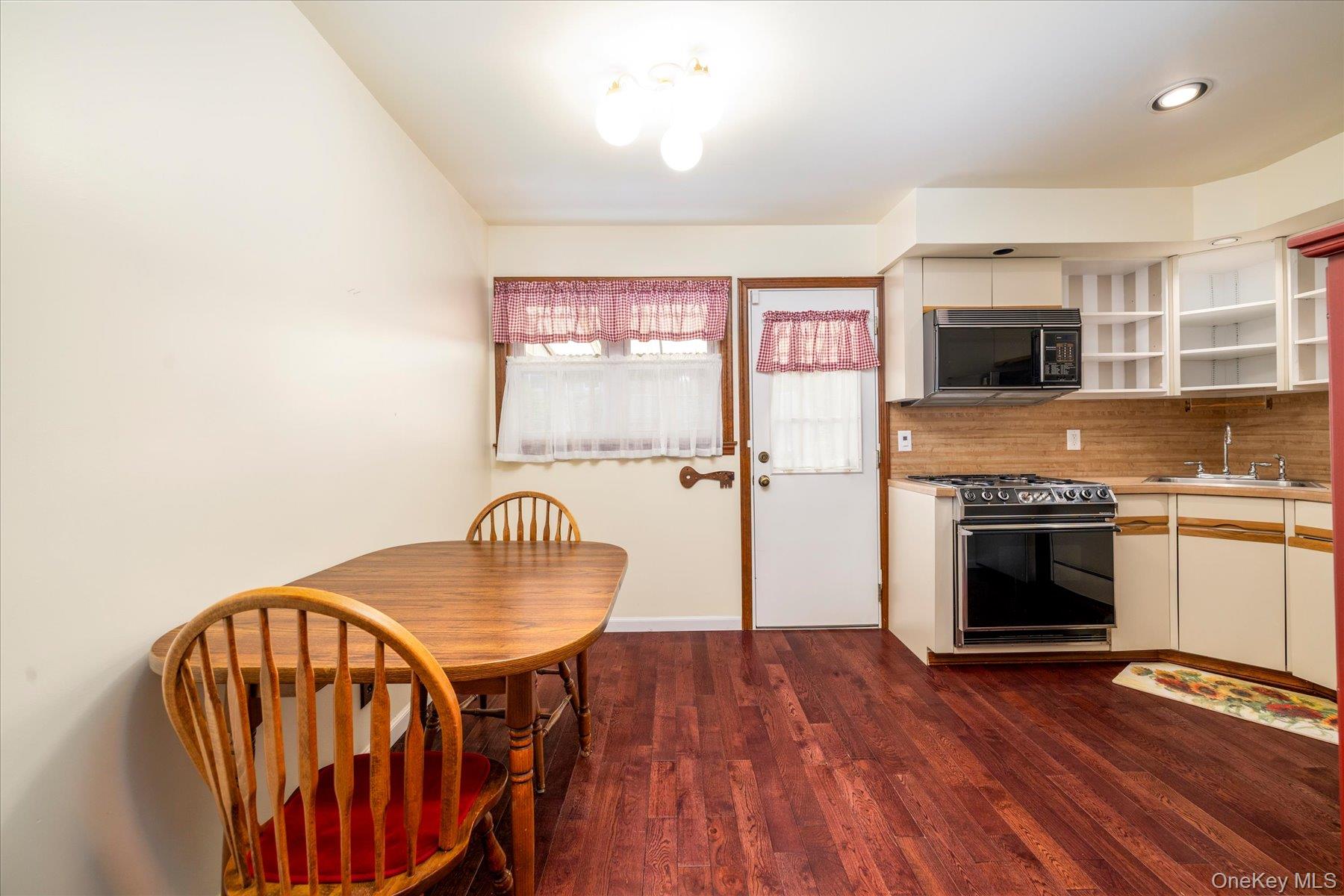 6741 197th Street Property Photo 7