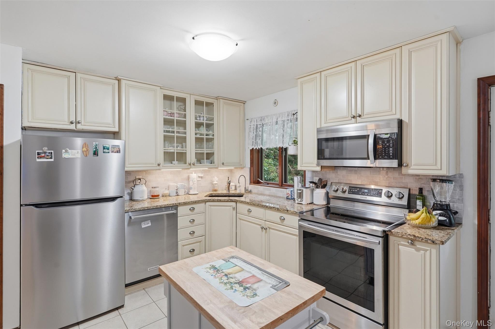 9 Roxanne Boulevard Property Photo 12