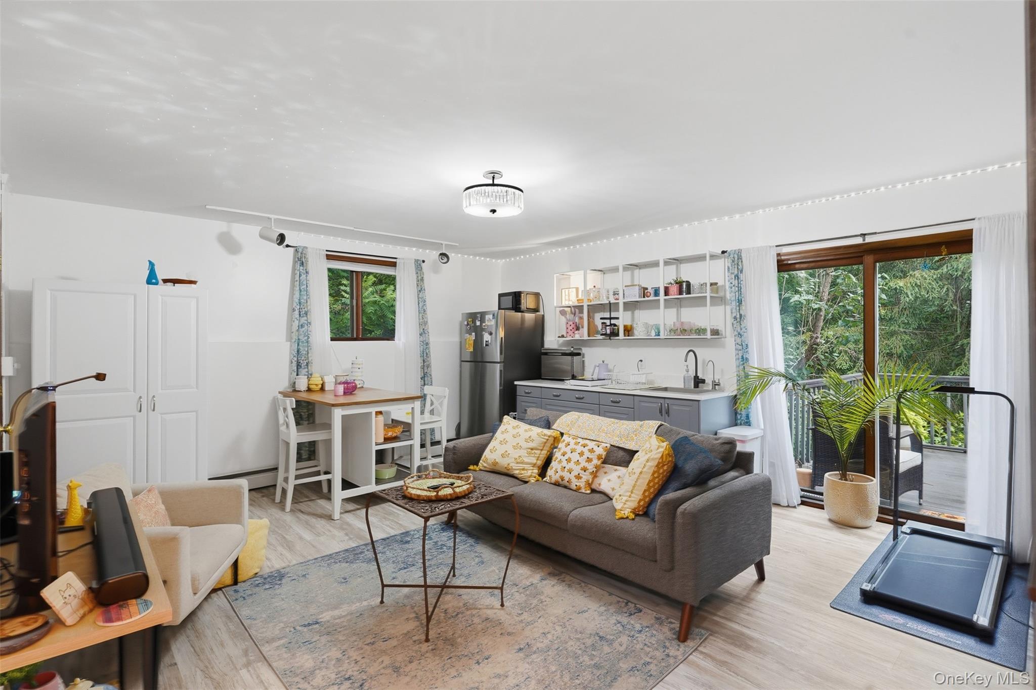 9 Roxanne Boulevard Property Photo 20