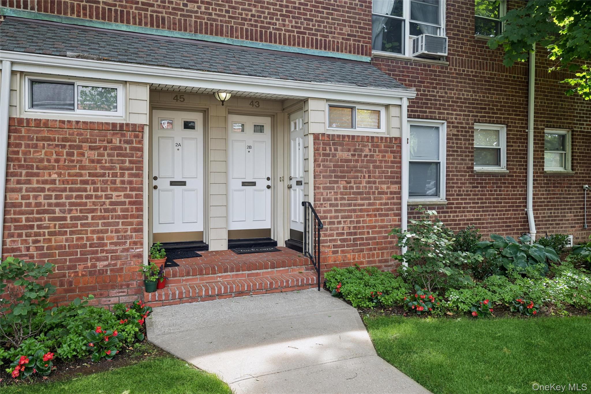 43 Edwards Street 1-b Property Photo 2