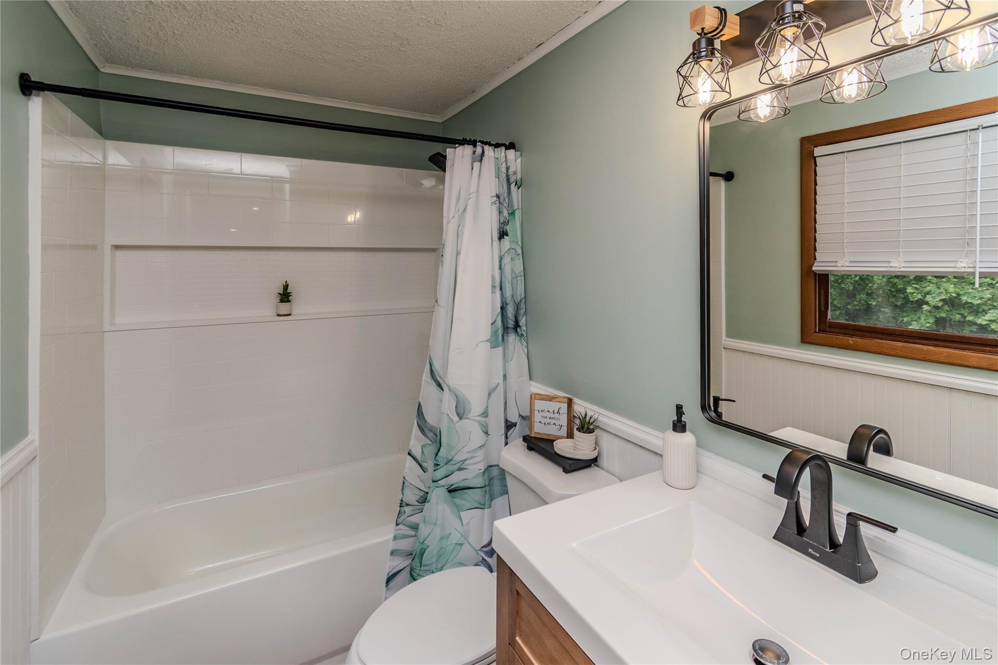 7 Colleen Lane Property Photo 15