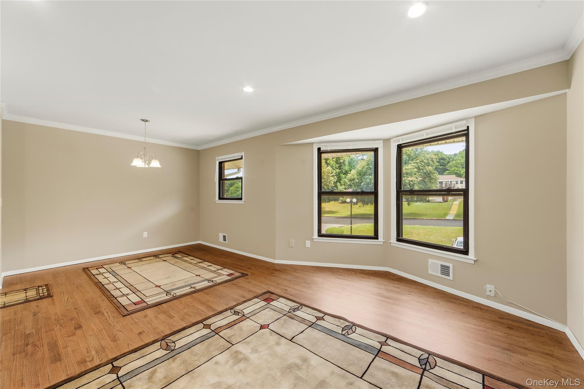 27 Walden Court J Property Photo 7