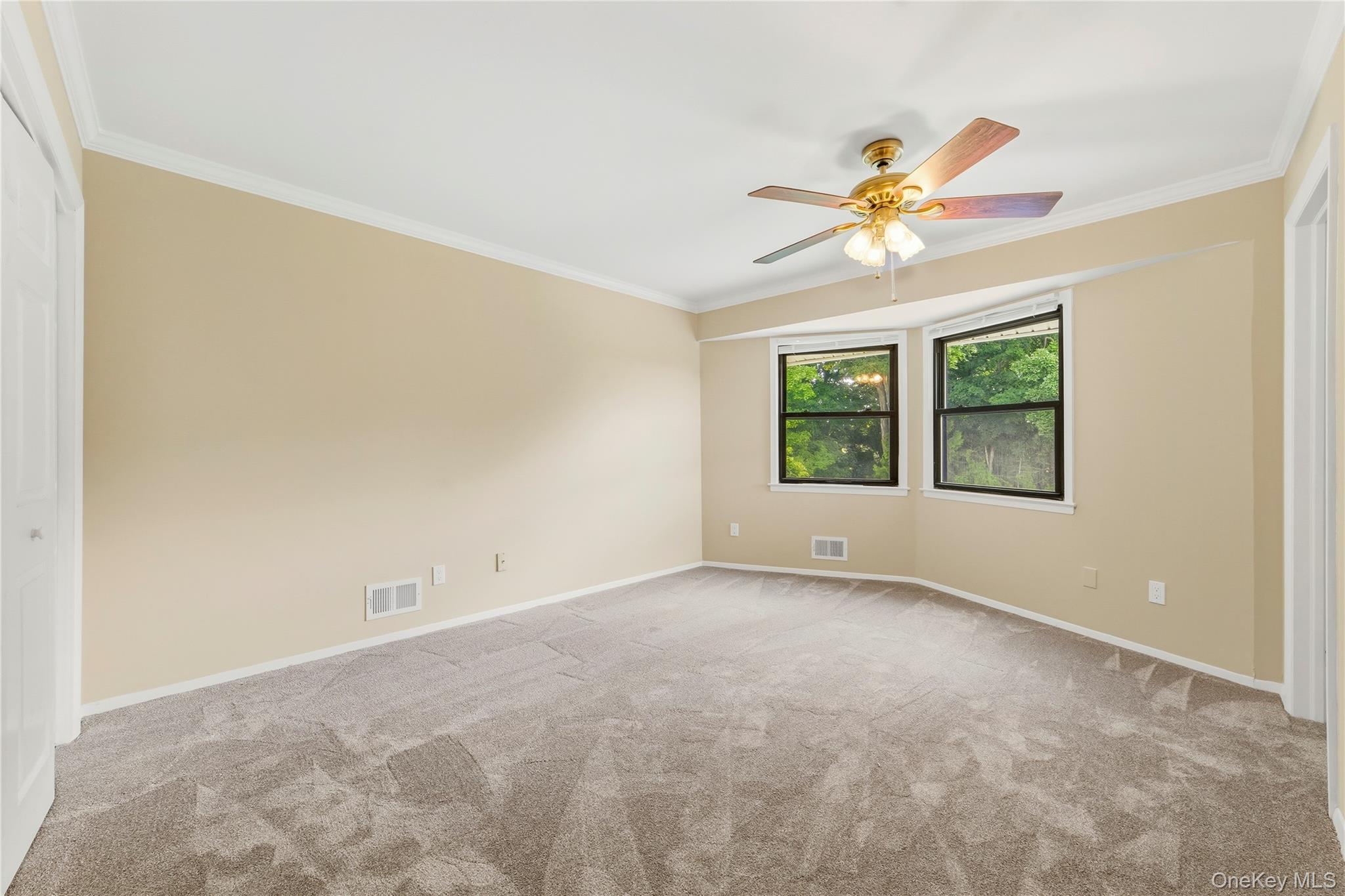 27 Walden Court J Property Photo 15