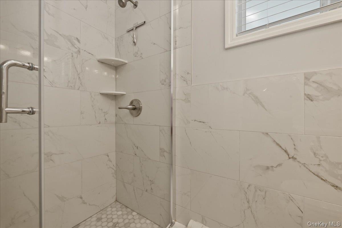 672 Anderson Avenue Property Photo 19