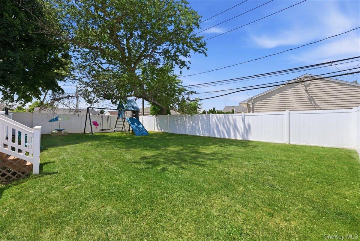 672 Anderson Avenue Property Photo 27