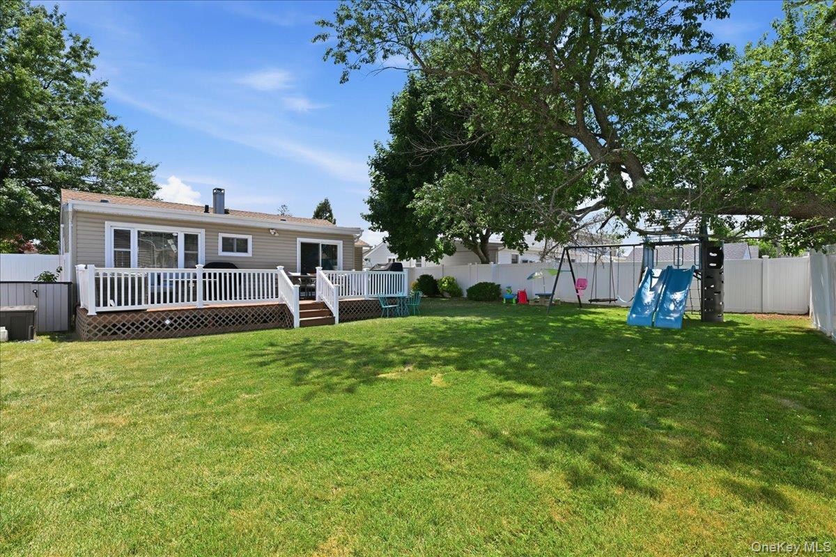 672 Anderson Avenue Property Photo 29