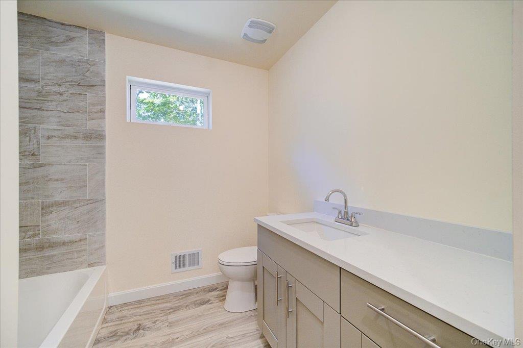 677 Marsh Road Property Photo 18