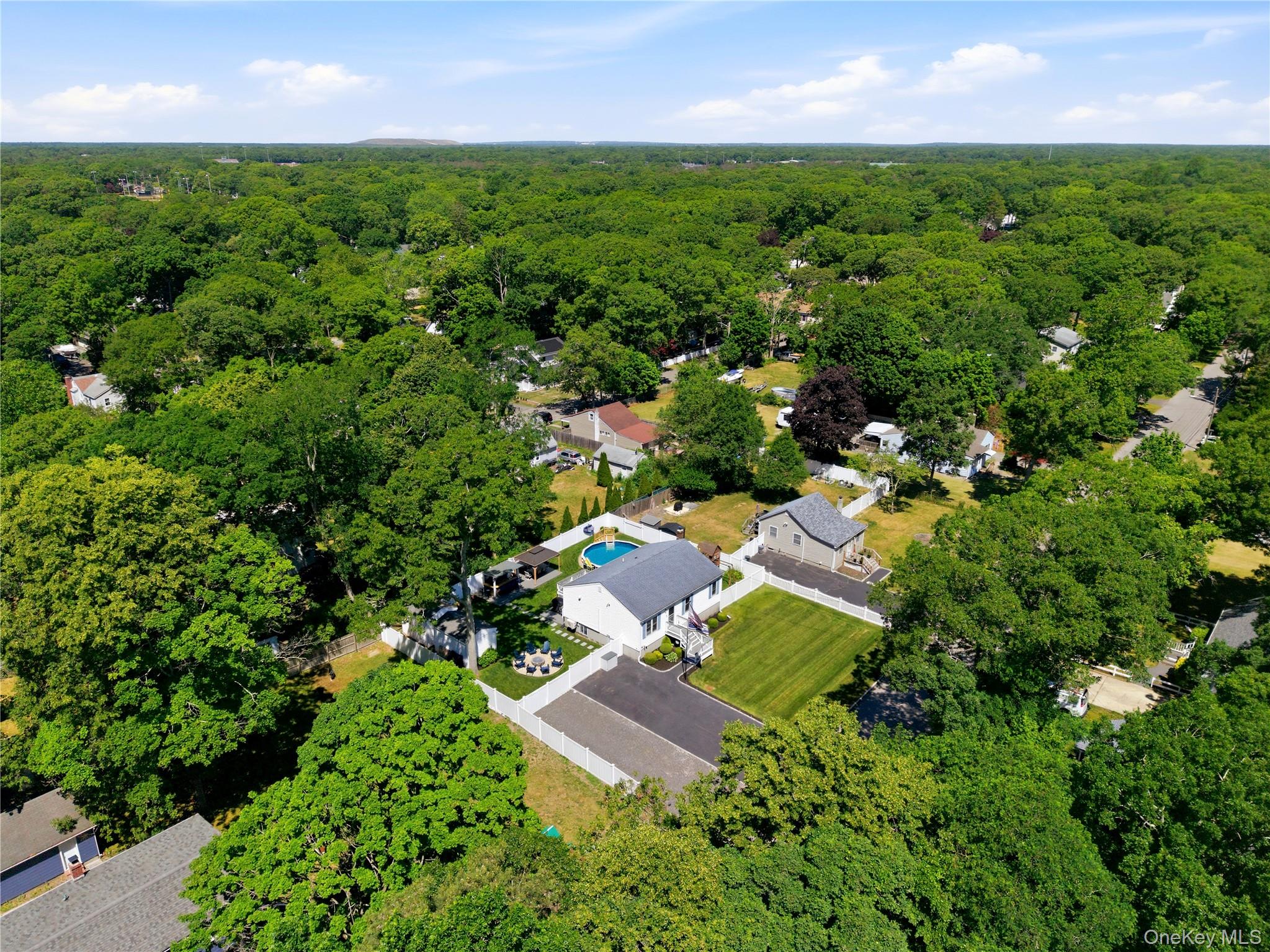 202 Whittier Drive Property Photo 32