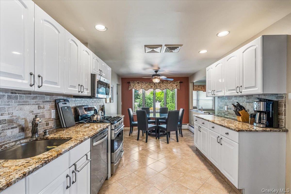 3247 Skillman Avenue Property Photo 3