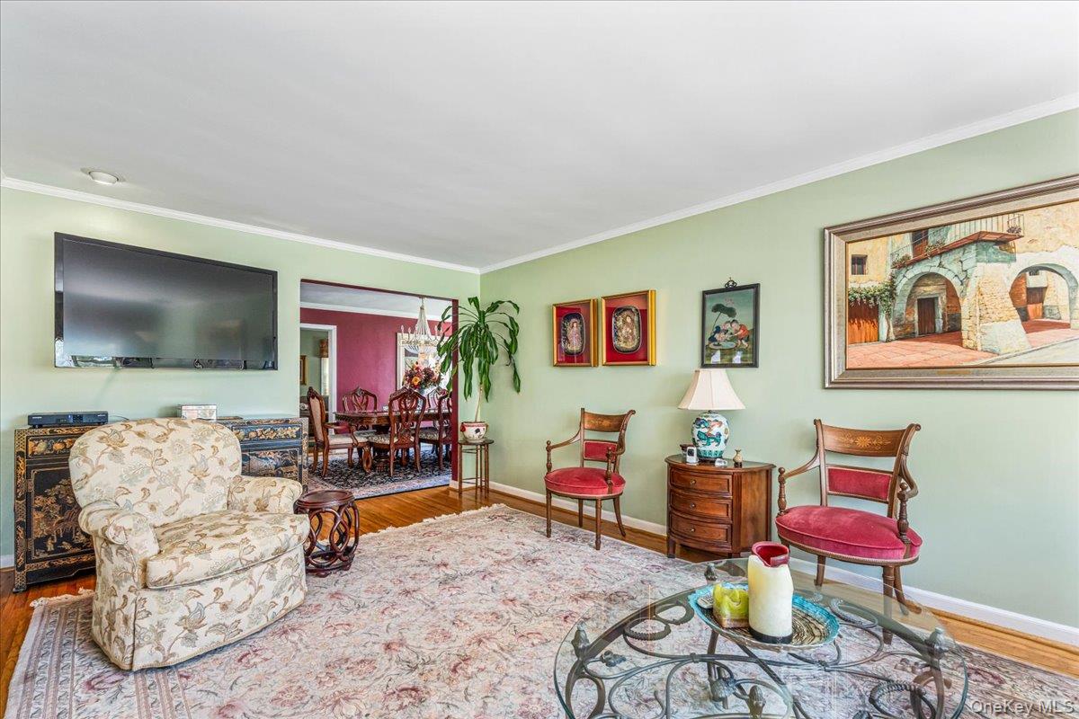 3247 Skillman Avenue Property Photo 8