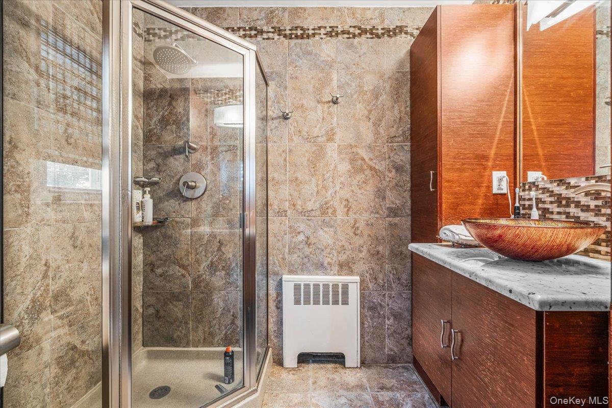 3247 Skillman Avenue Property Photo 13