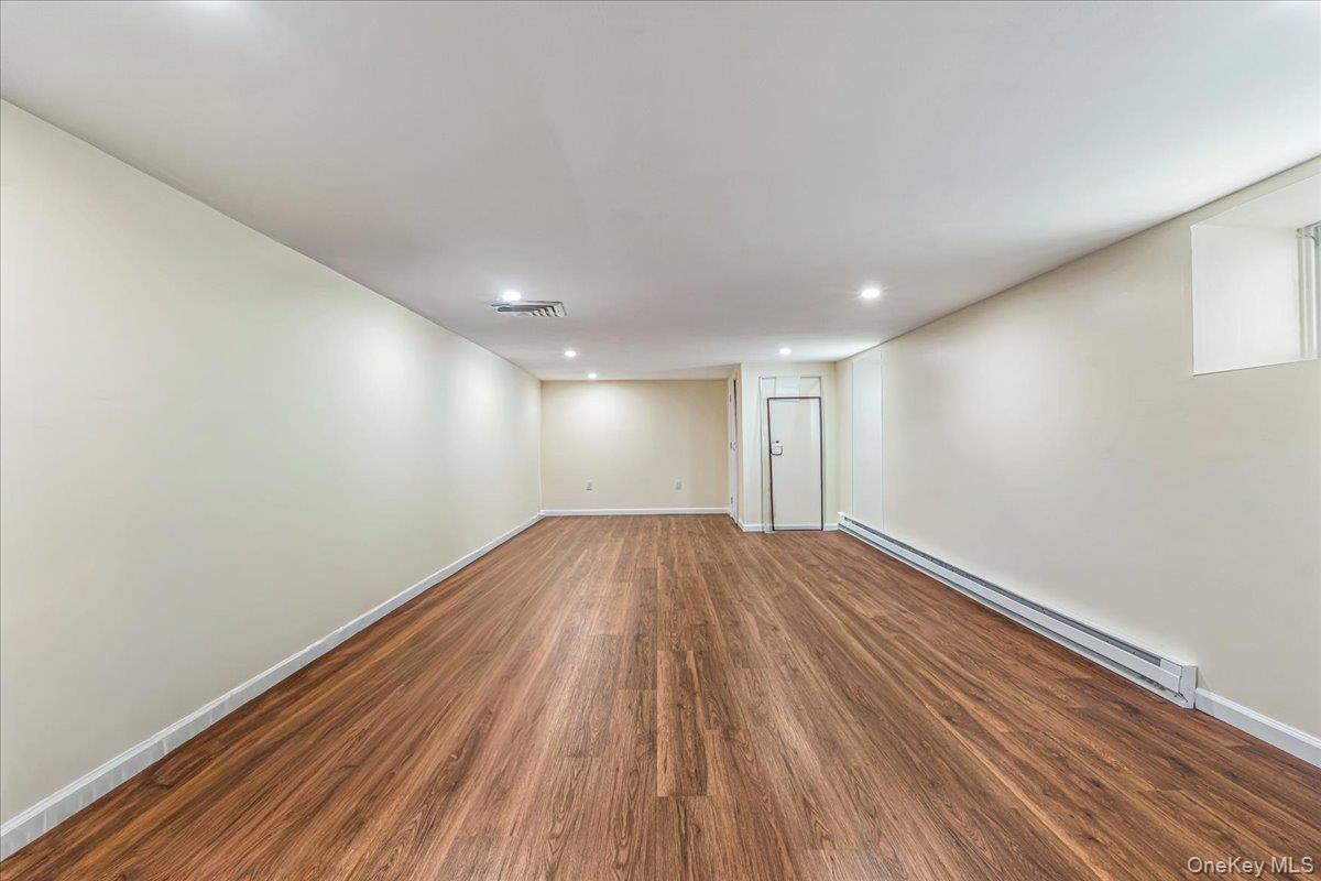 3247 Skillman Avenue Property Photo 19