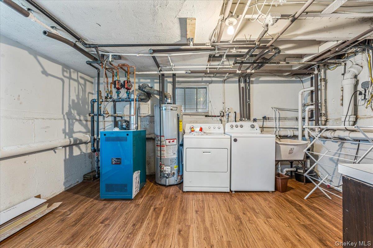3247 Skillman Avenue Property Photo 20