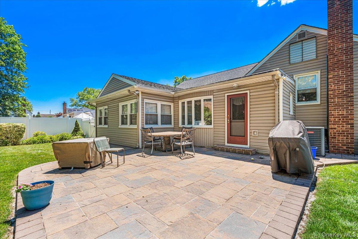3247 Skillman Avenue Property Photo 22
