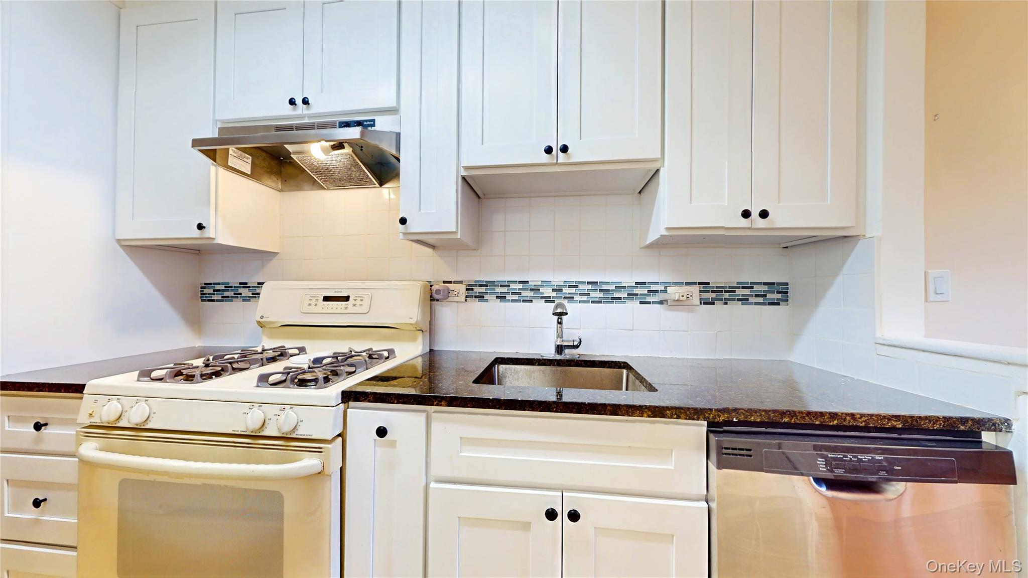 8420 153rd 4c Property Photo 18