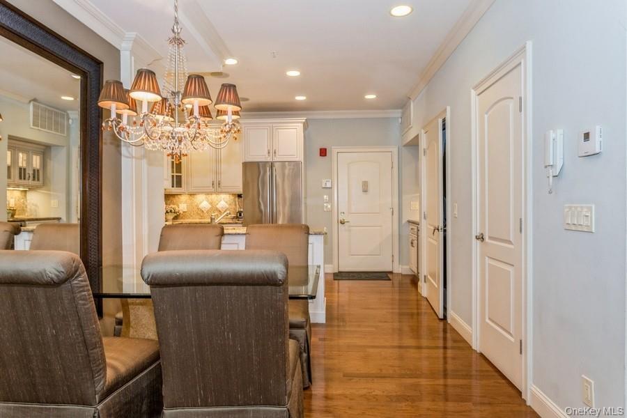 1105 Roosevelt Way Property Photo 6