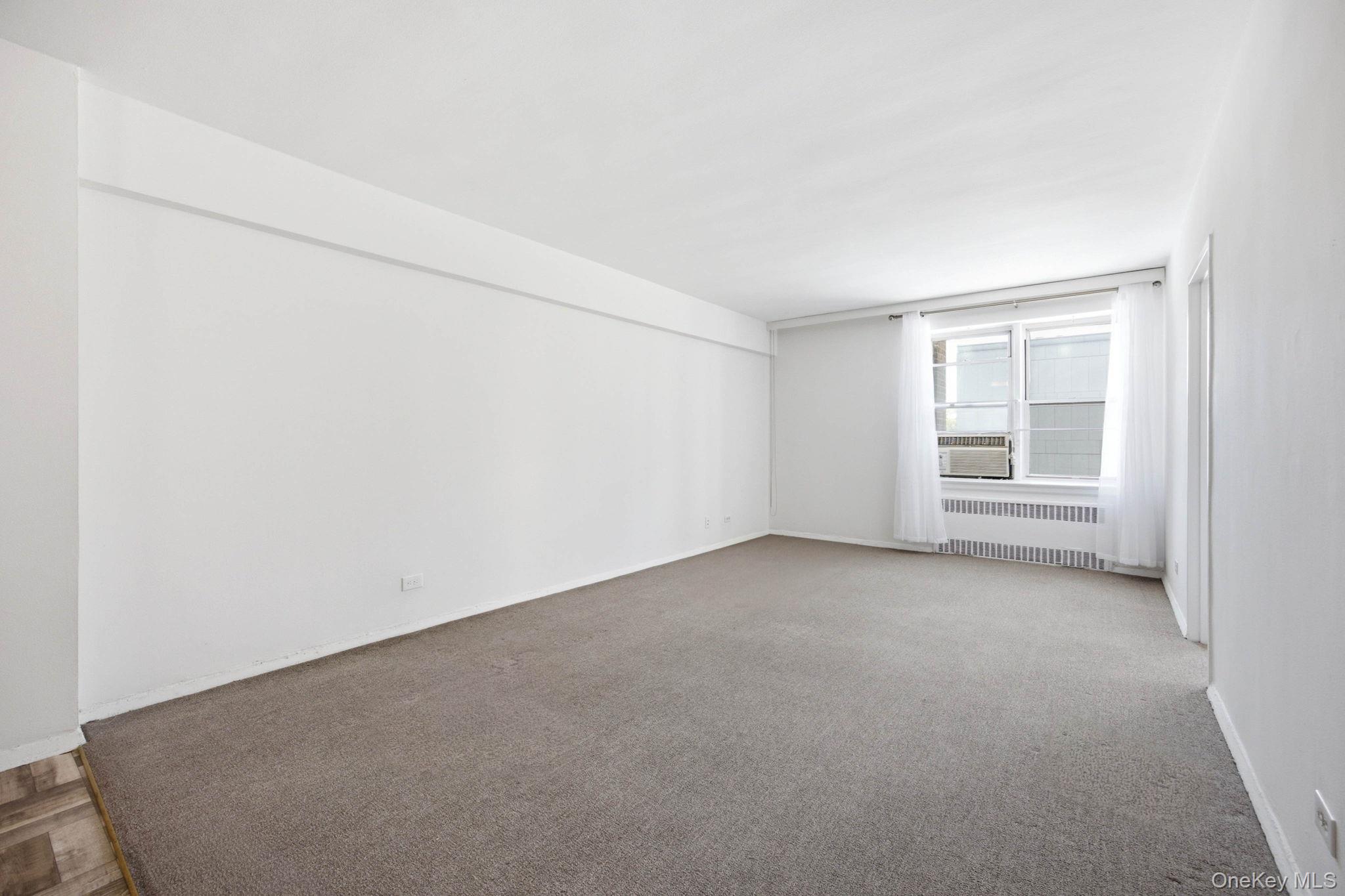 800 Grand Concourse 1ks Property Photo 2