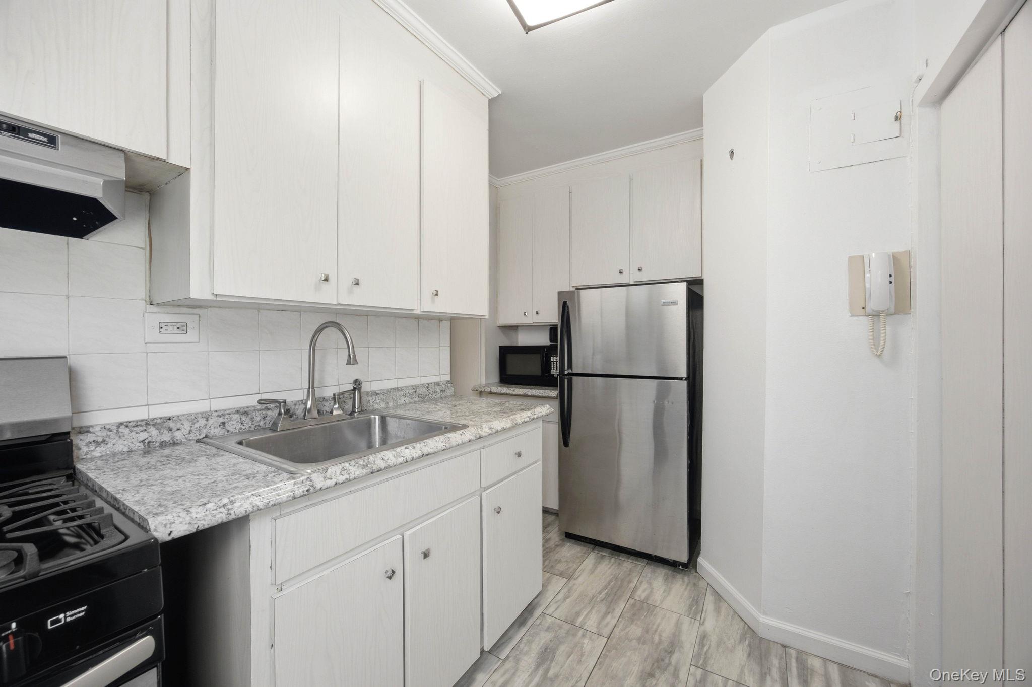 800 Grand Concourse 1ks Property Photo 6