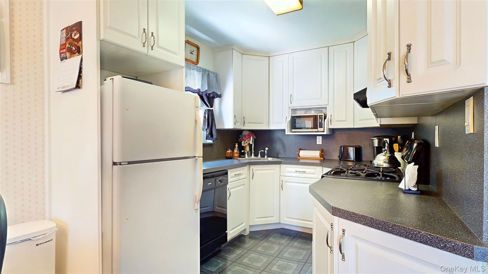 6224 78th Street Property Photo 12