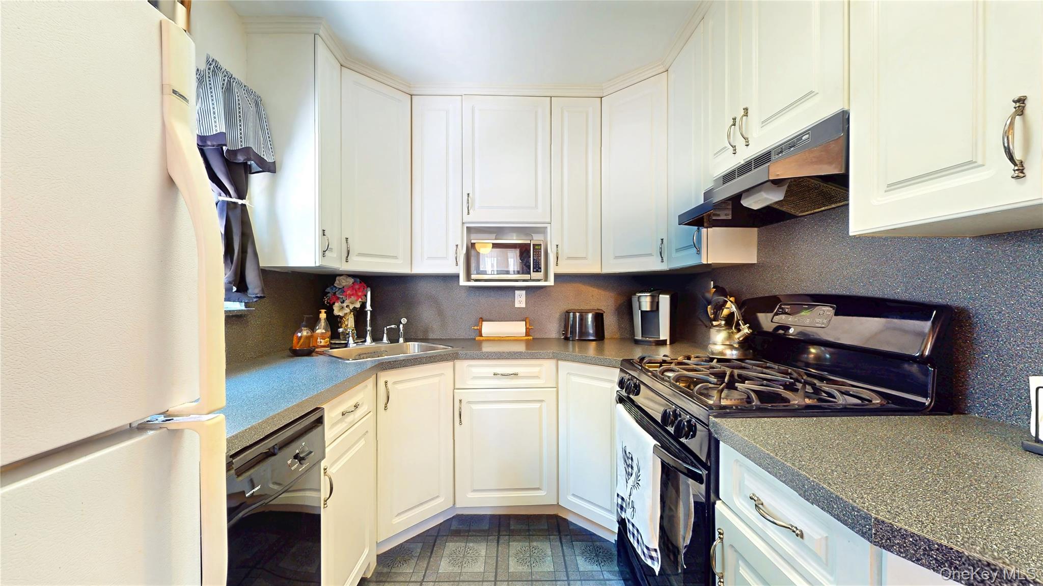6224 78th Street Property Photo 13