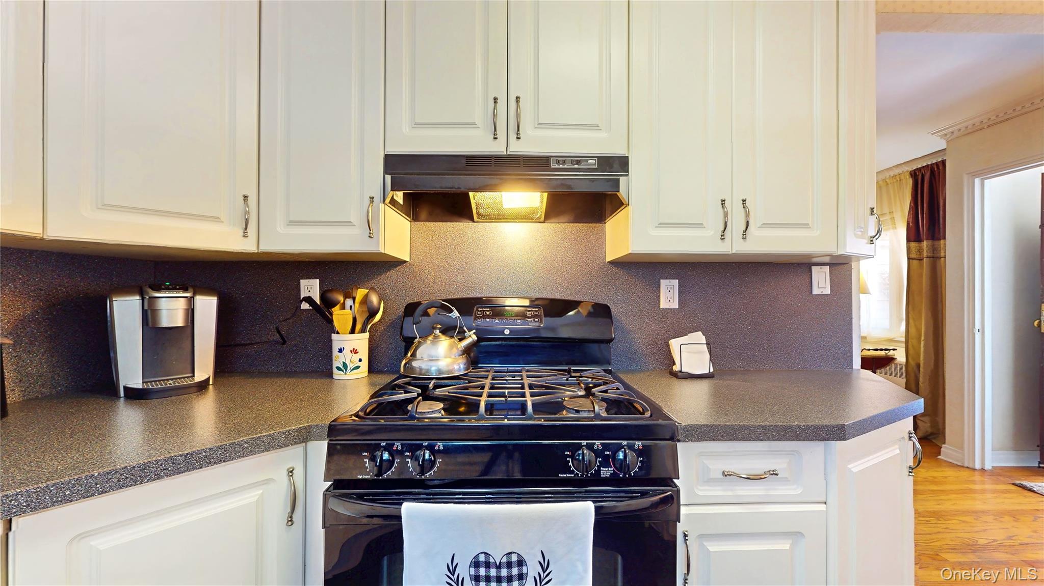 6224 78th Street Property Photo 14