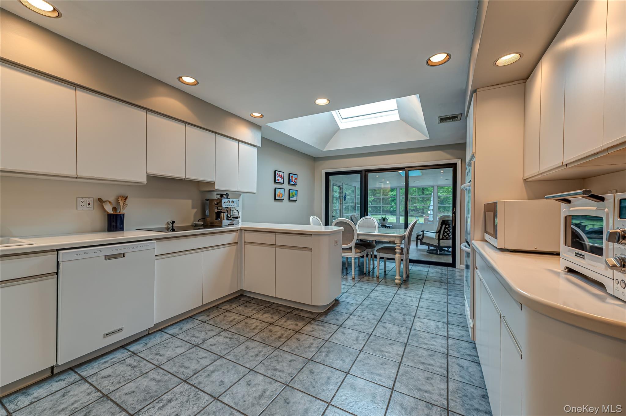 8 Woodvale Drive Property Photo 2