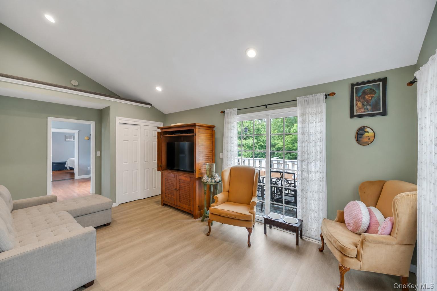 19 Joan Road Property Photo 30