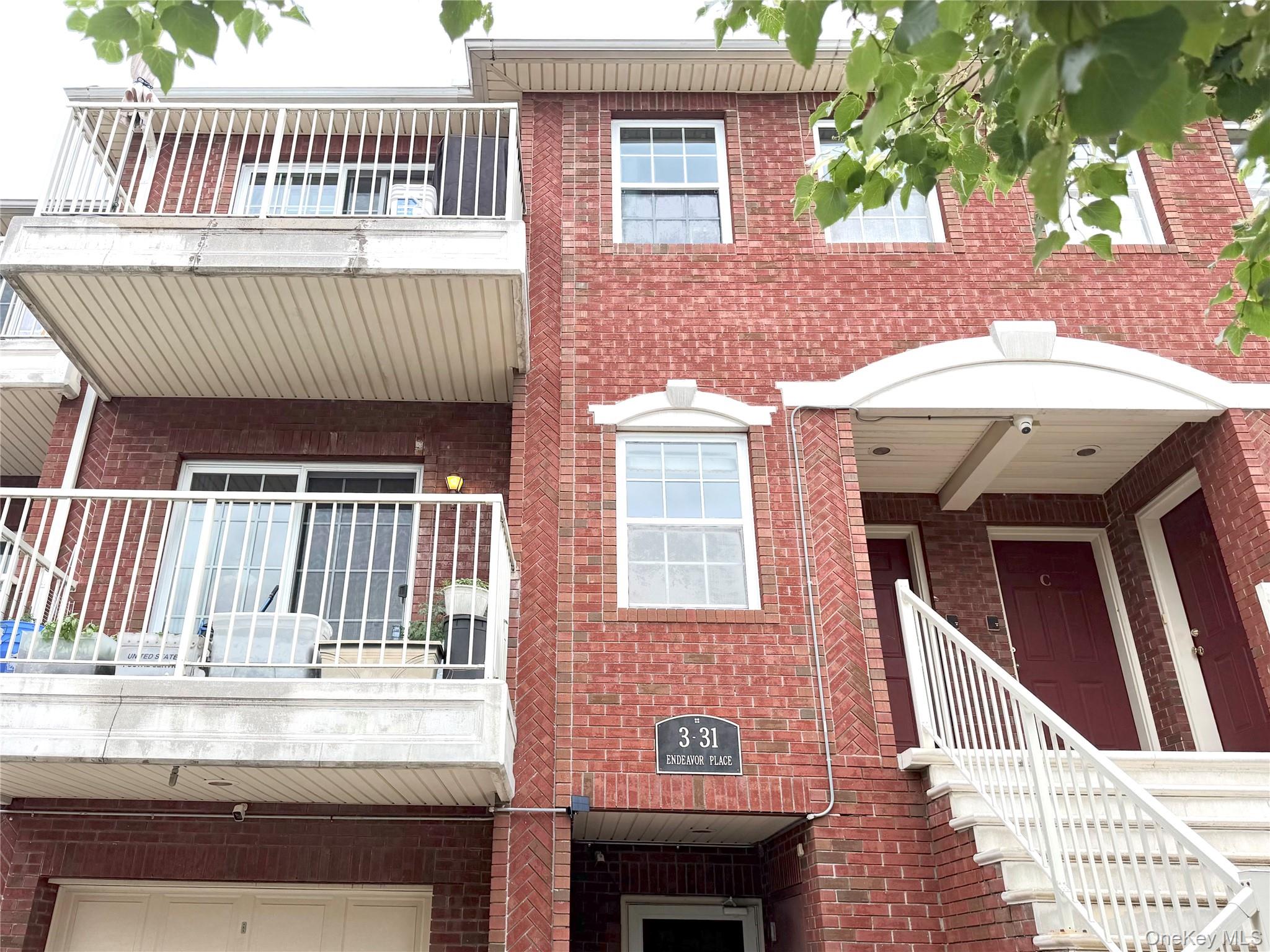 3-31 Endeavor Place B Property Photo 1