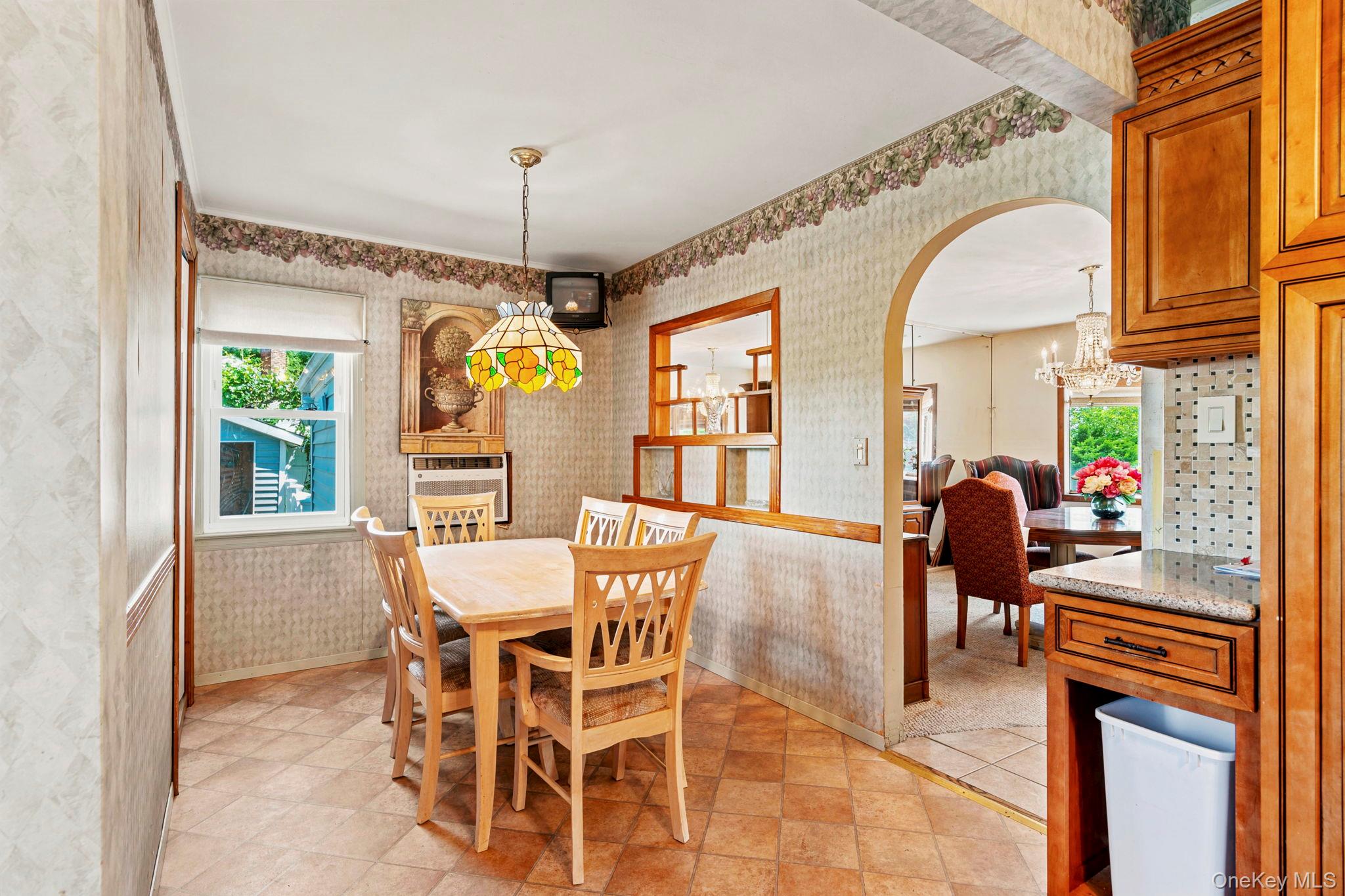 216 Gardner Avenue Property Photo 6