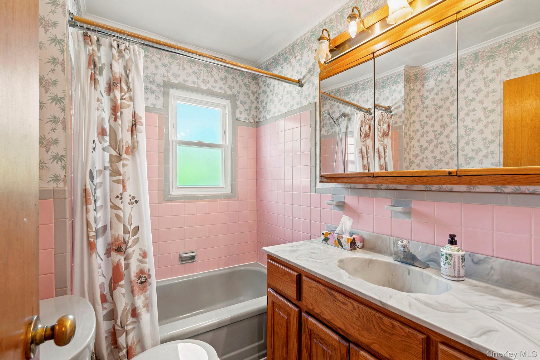 216 Gardner Avenue Property Photo 9