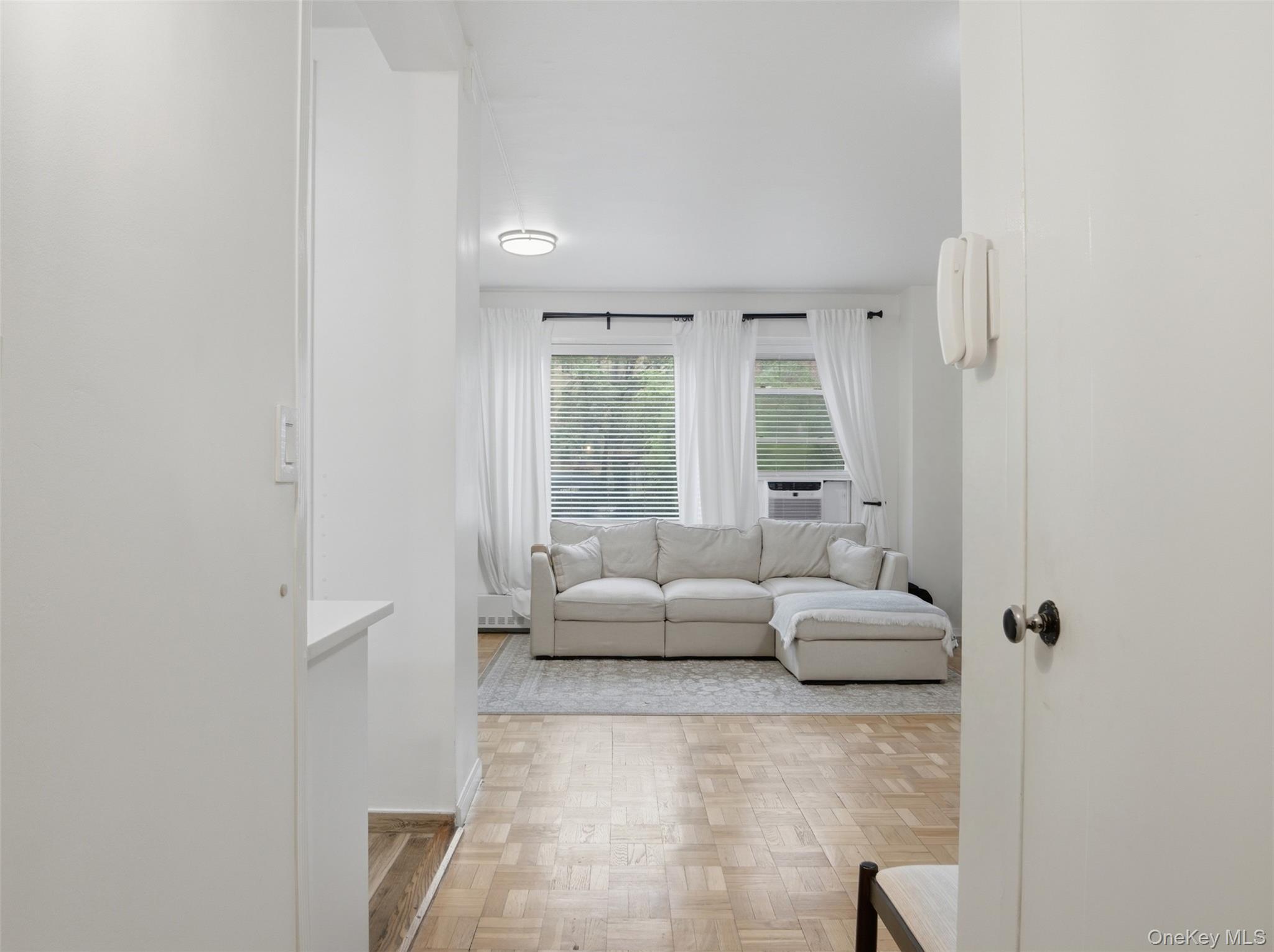 8 Fordham Hill Oval 1c Property Photo 2