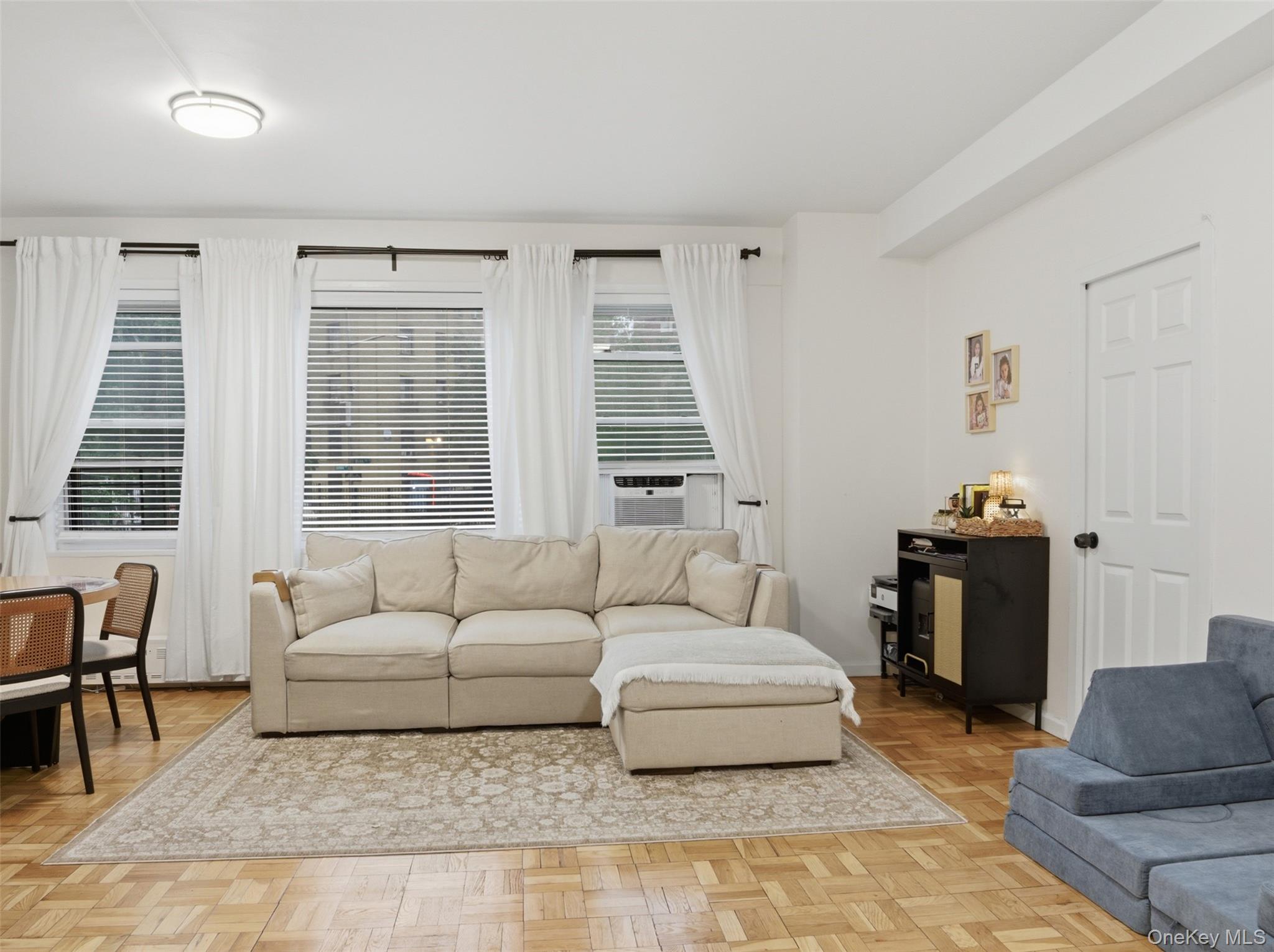 8 Fordham Hill Oval 1c Property Photo 3