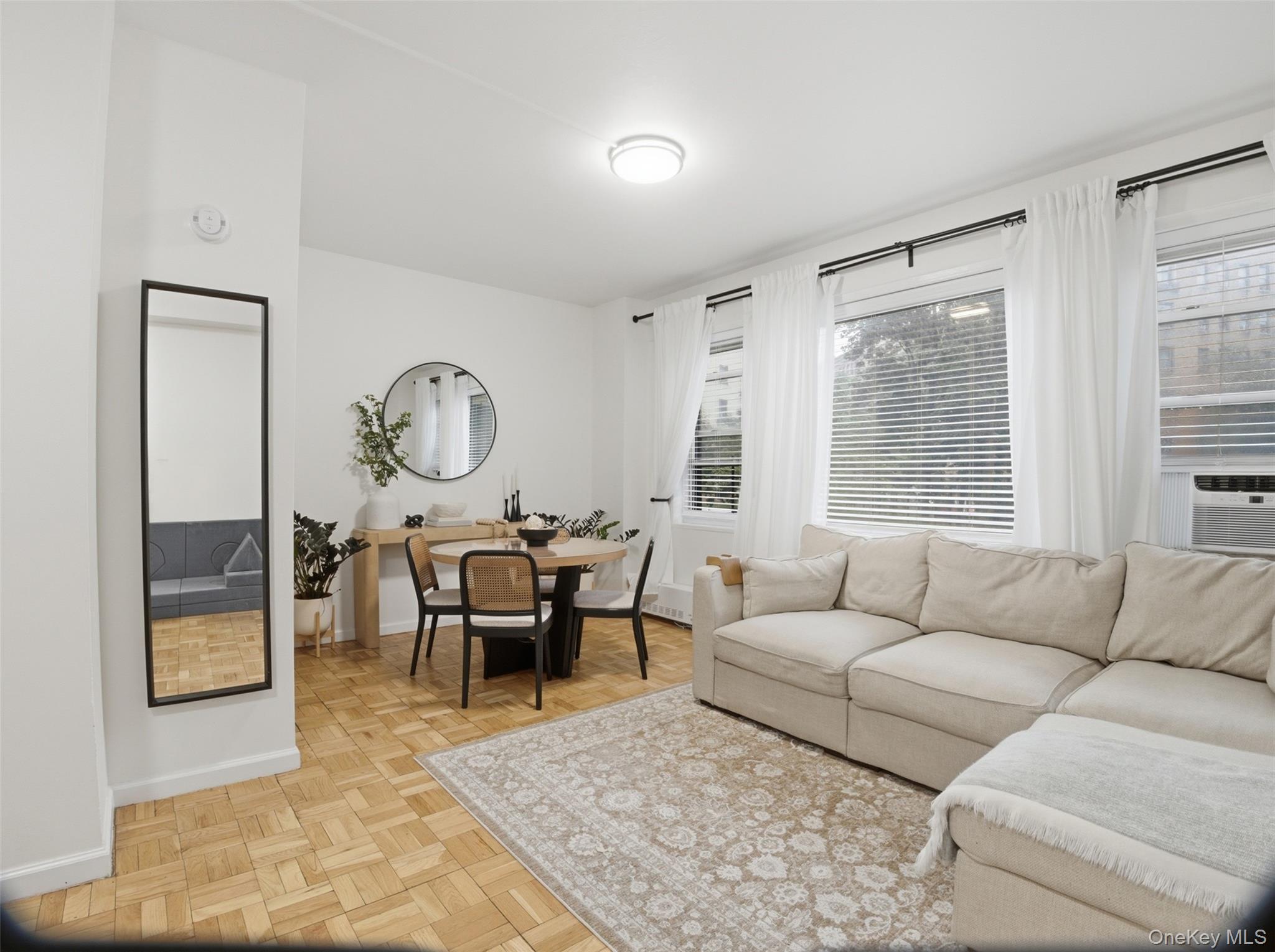 8 Fordham Hill Oval 1c Property Photo 4