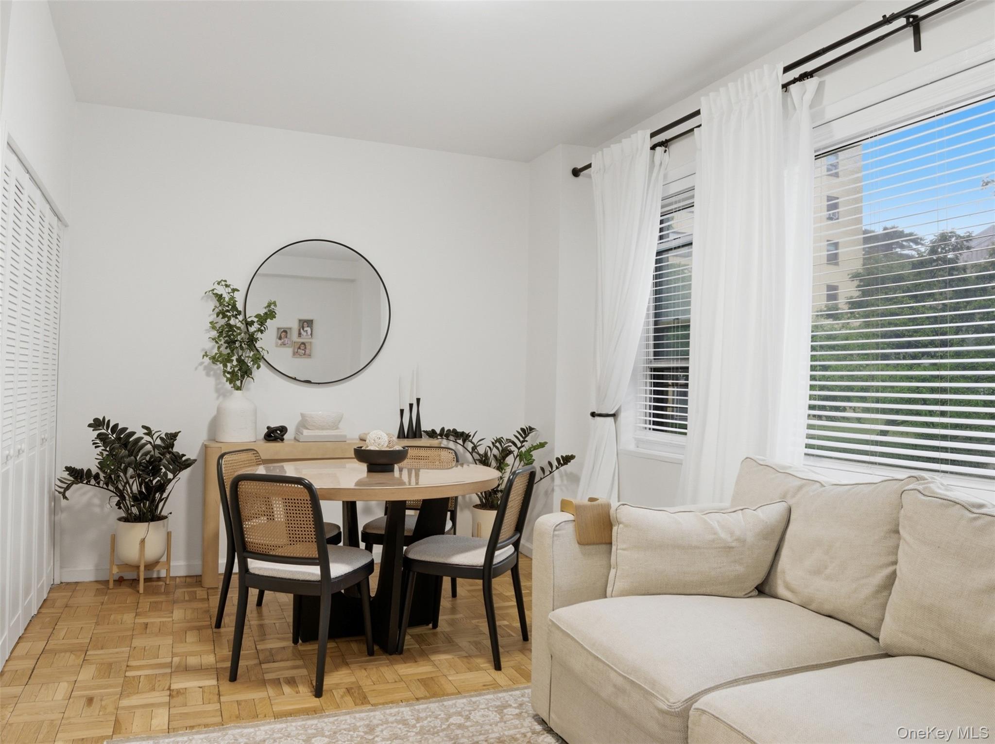 8 Fordham Hill Oval 1c Property Photo 6