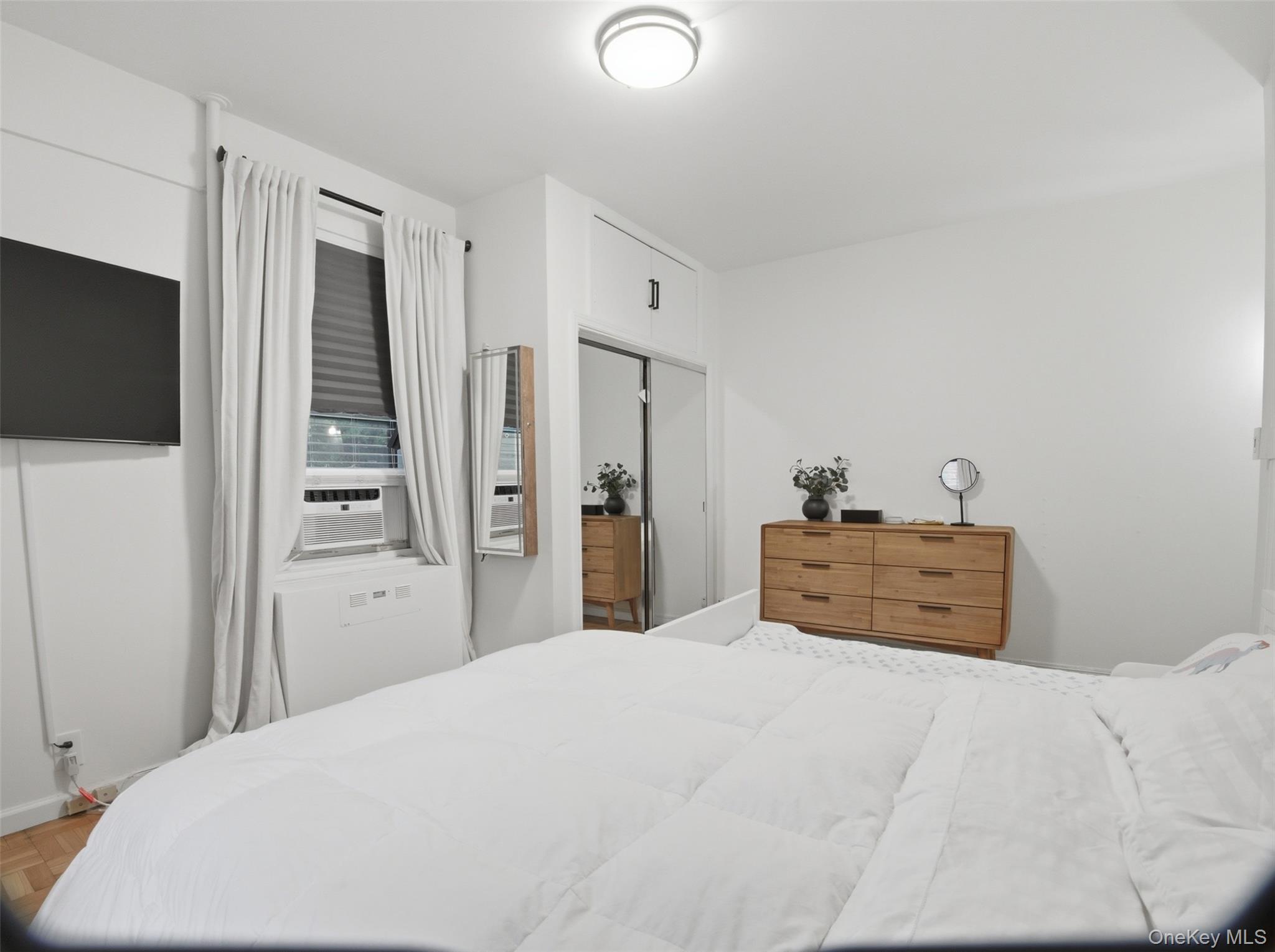 8 Fordham Hill Oval 1c Property Photo 8