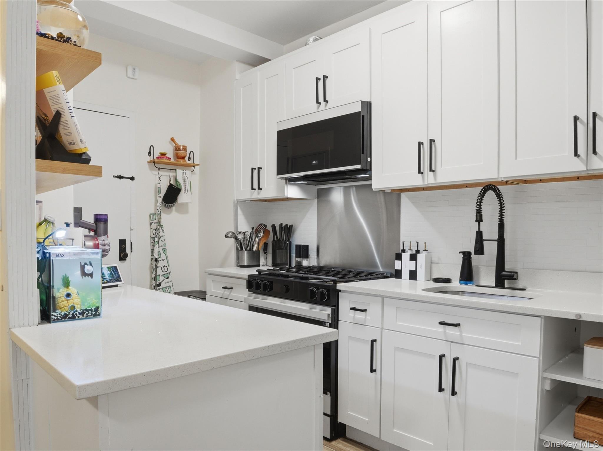 8 Fordham Hill Oval 1c Property Photo 14