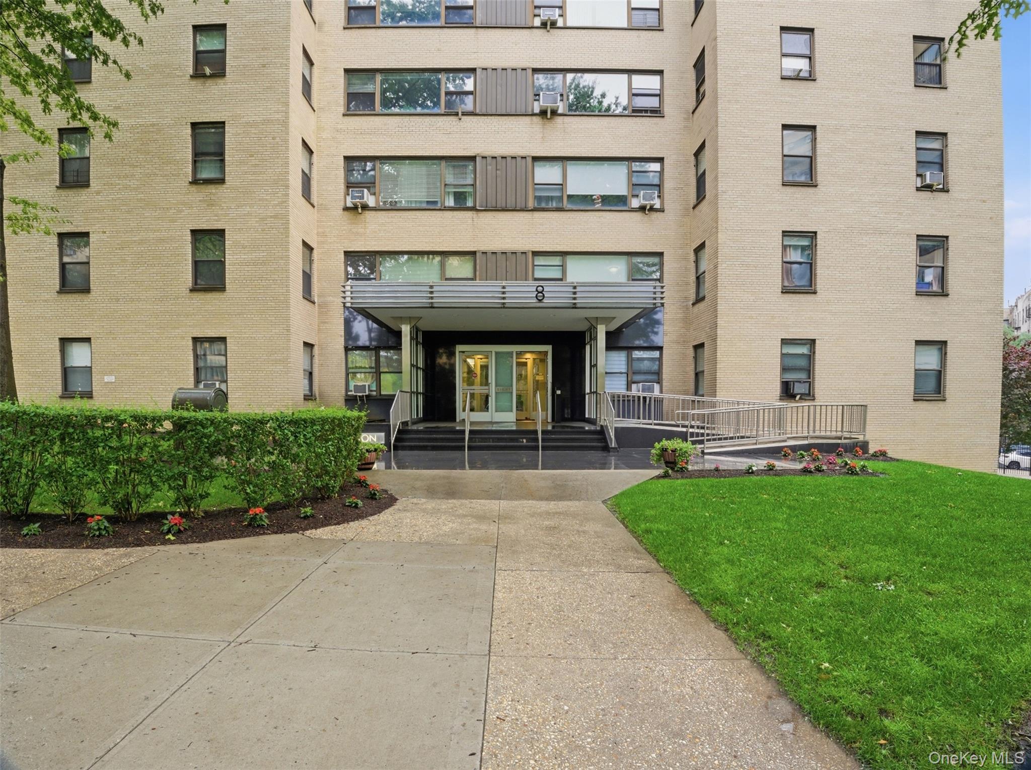 8 Fordham Hill Oval 1c Property Photo 18