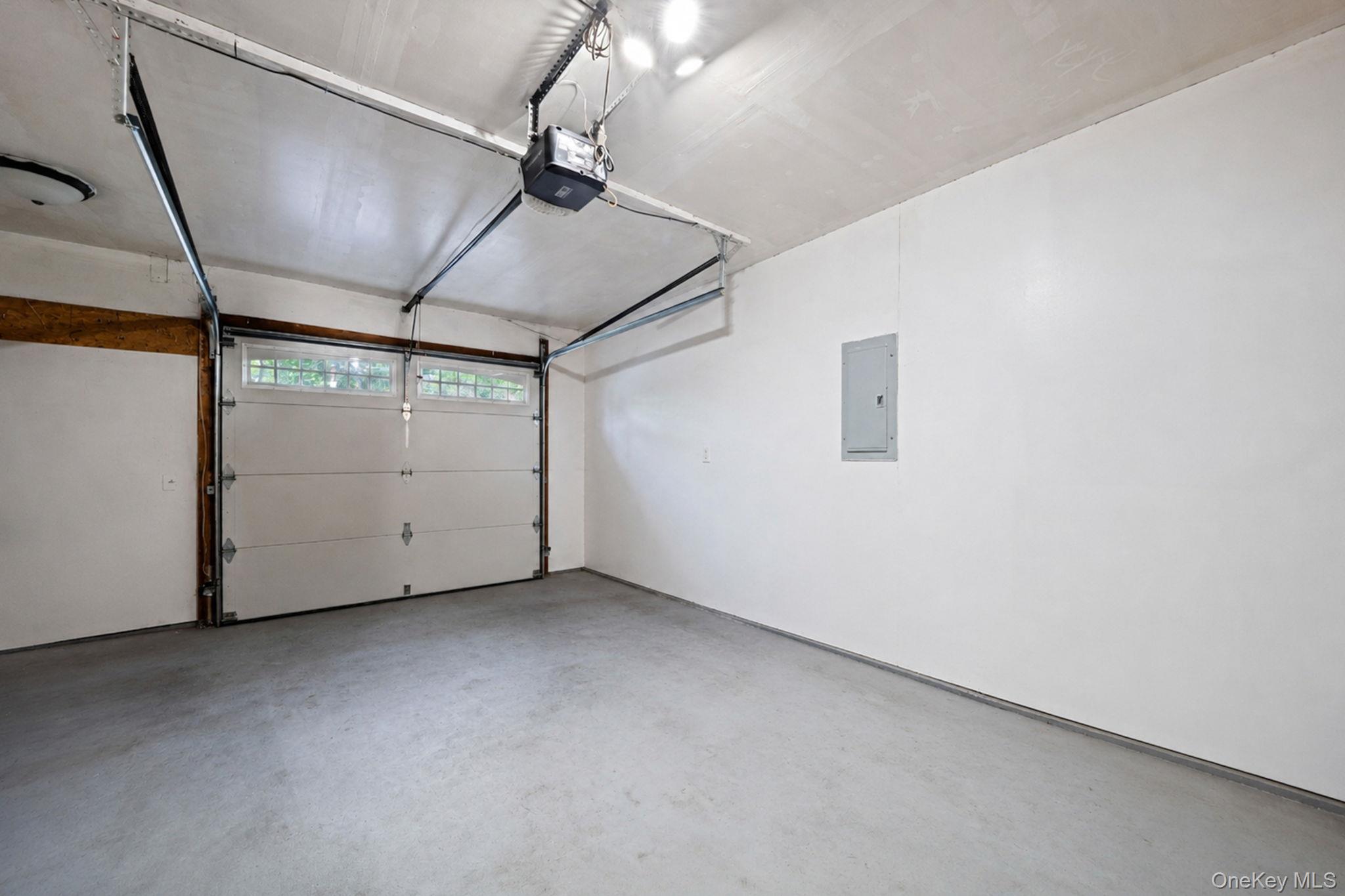 6 Atlantic Street Property Photo 28