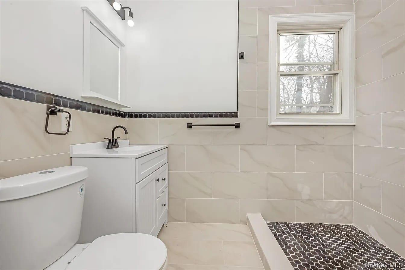 7 Continental Hill Property Photo 9