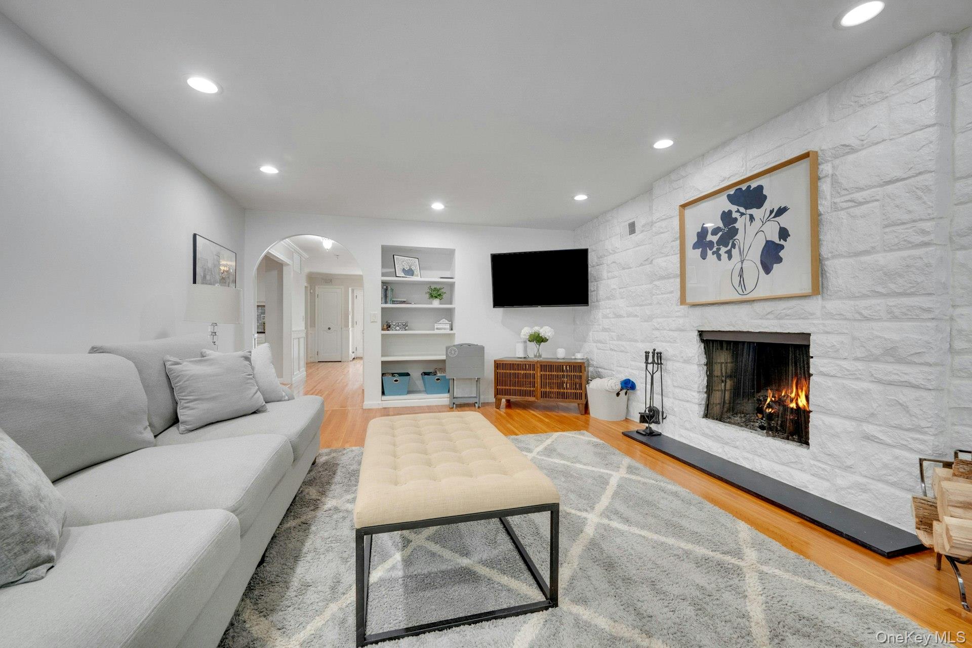 16 Hearthstone Circle Property Photo 8