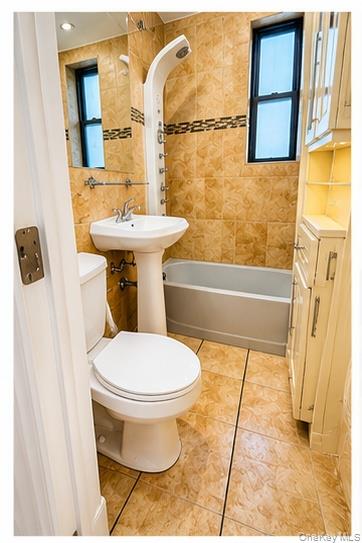 21-15 33st 4 Property Photo 2