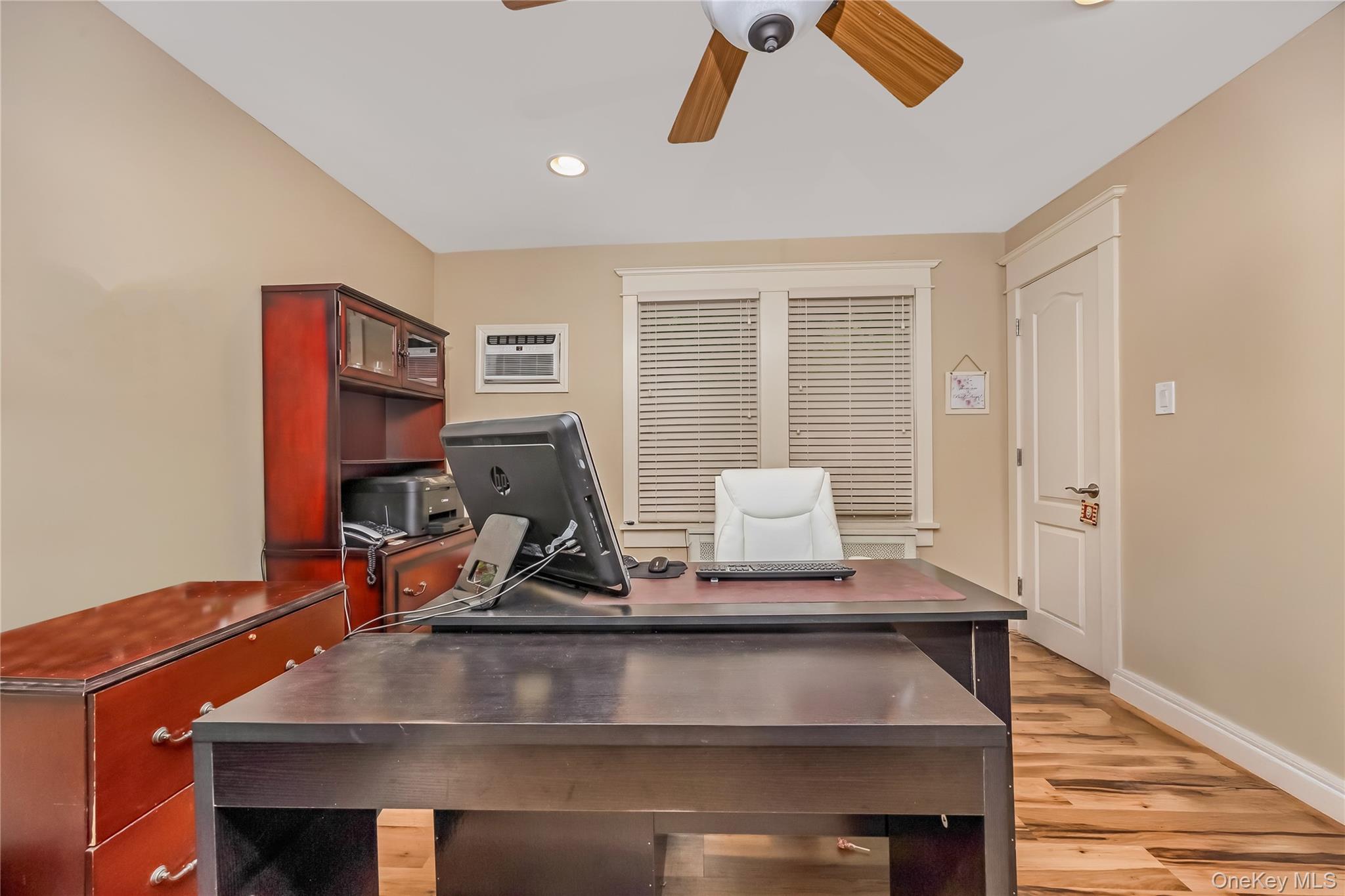 645 Middle Country Road Property Photo 12