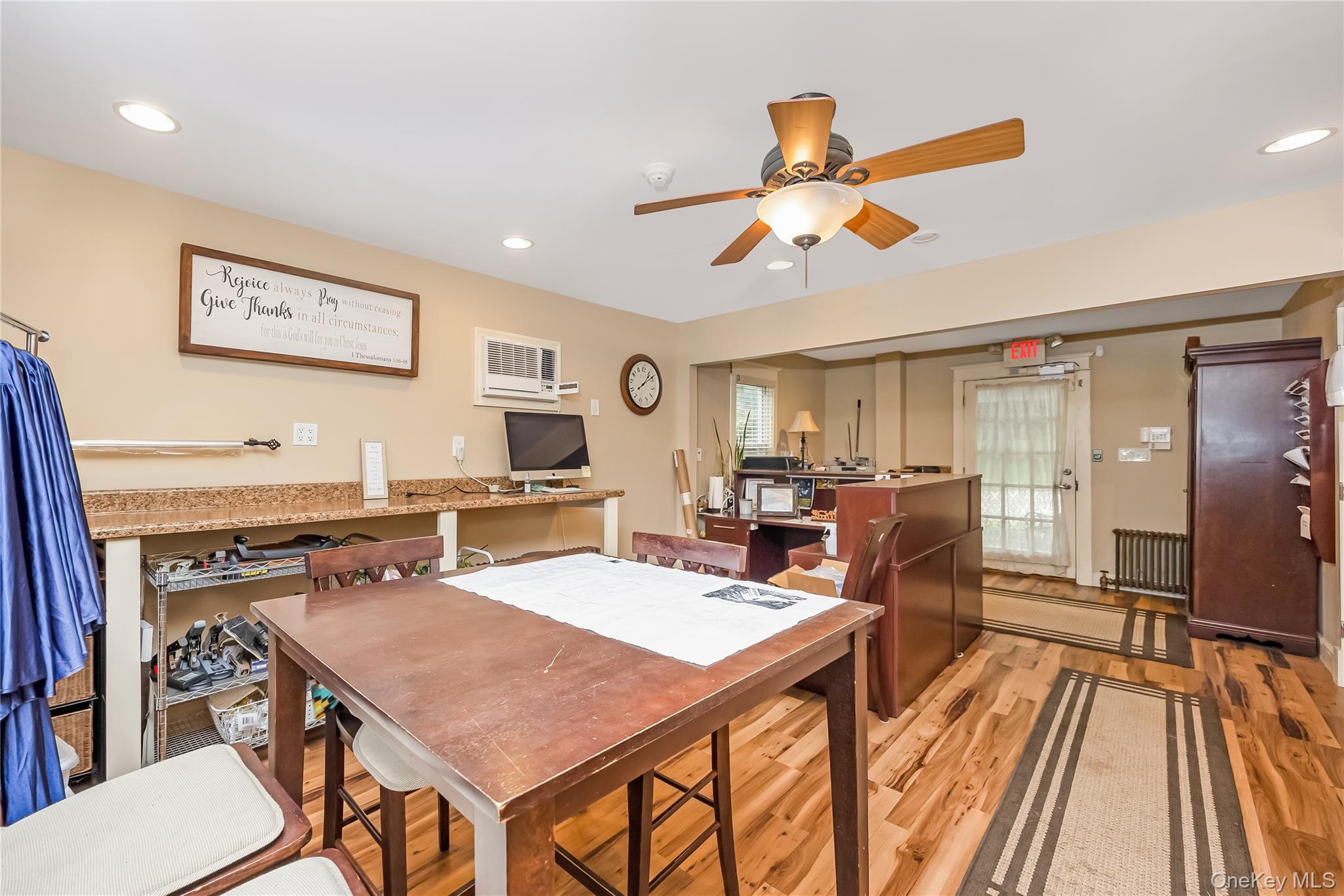 645 Middle Country Road Property Photo 24
